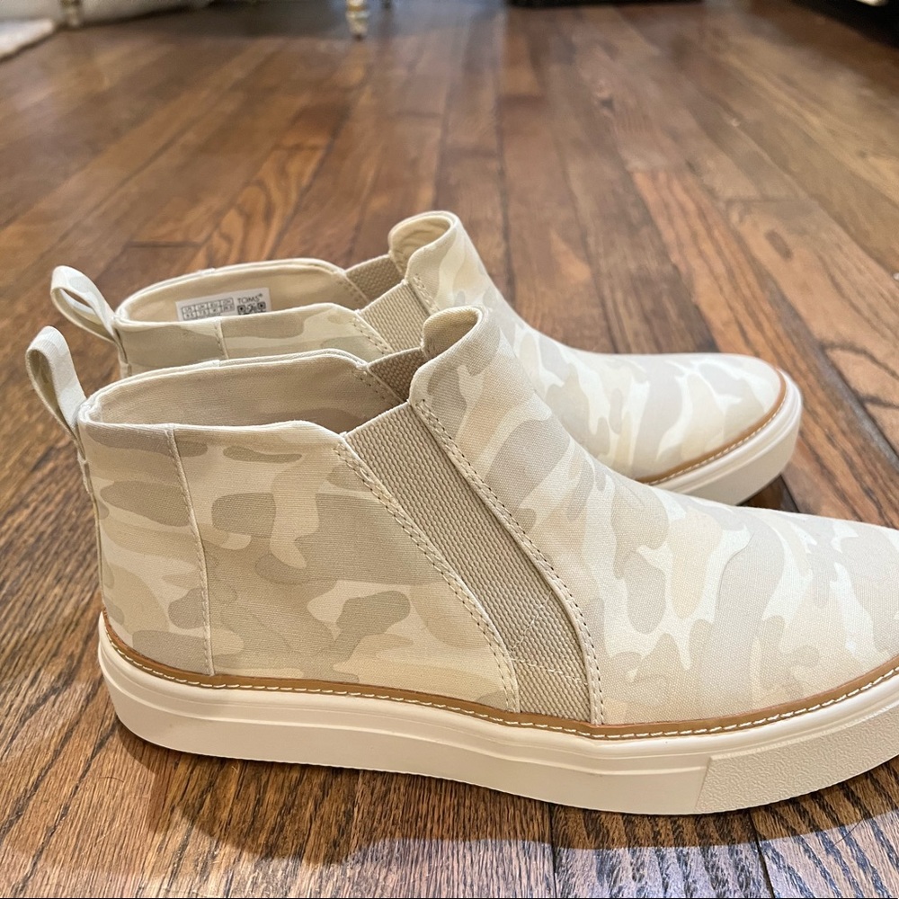 Tom’s camo high tops